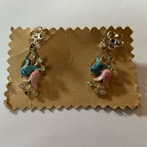Vintage screw on earrings